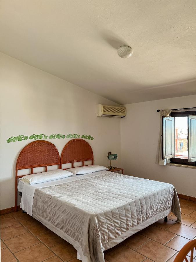 Albergo Ristorante Locanda Rosella Giba ภายนอก รูปภาพ