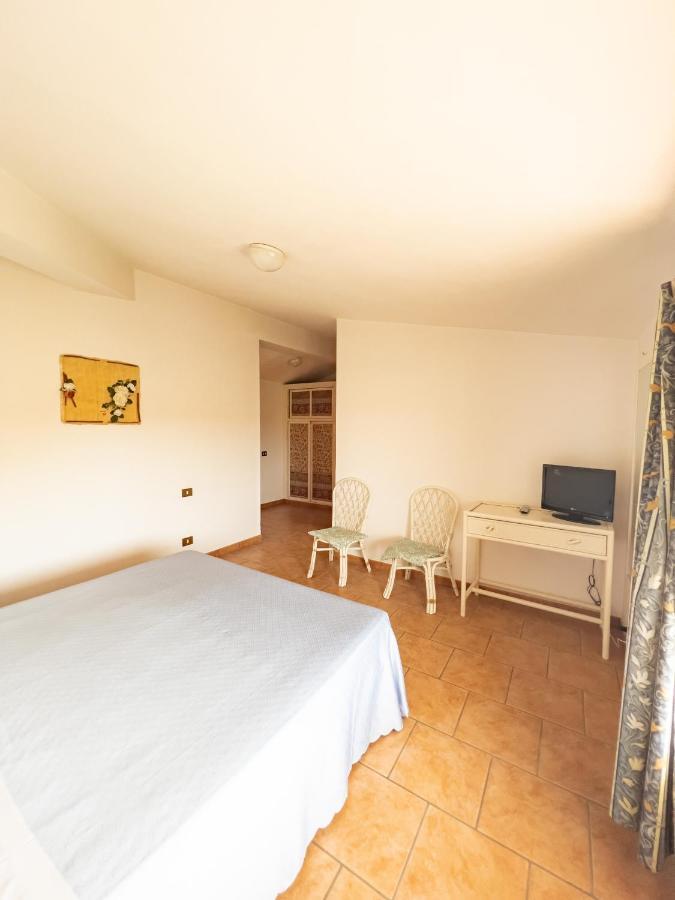 Albergo Ristorante Locanda Rosella Giba ภายนอก รูปภาพ