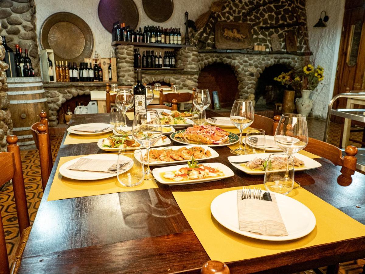 Albergo Ristorante Locanda Rosella Giba ภายนอก รูปภาพ
