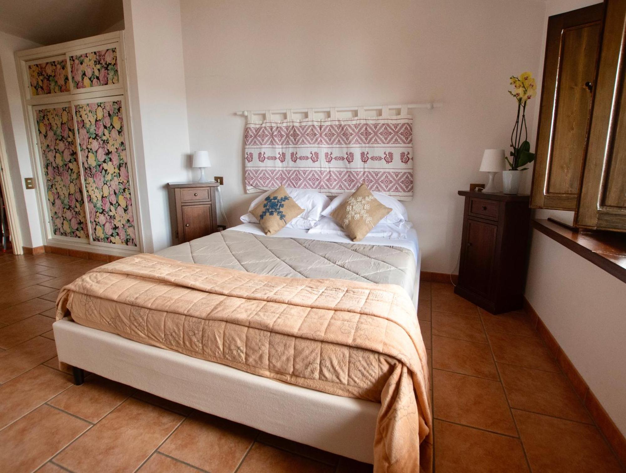 Albergo Ristorante Locanda Rosella Giba ภายนอก รูปภาพ