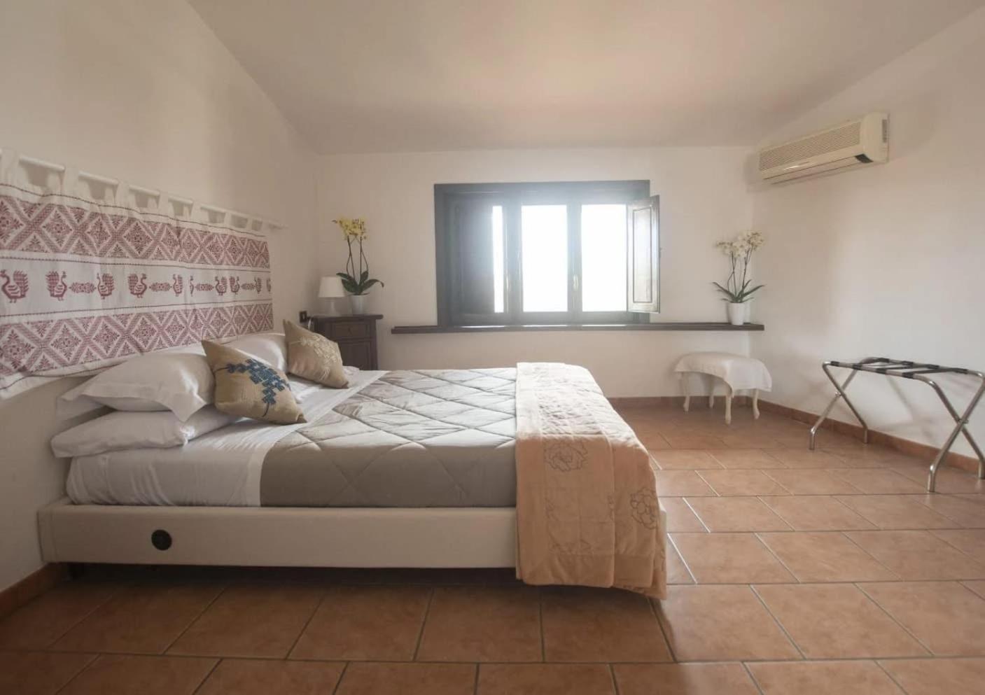 Albergo Ristorante Locanda Rosella Giba ภายนอก รูปภาพ